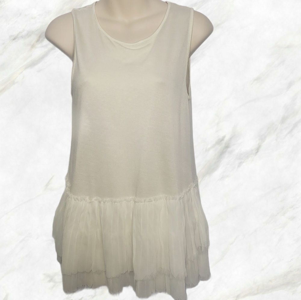 BANANA REPUBLIC ruffle hem blouse small